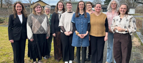 Alle nye ergoterapeuter og Anni Schøtt (Egvad Plejehjem) har sagt ok til brugen af foto.